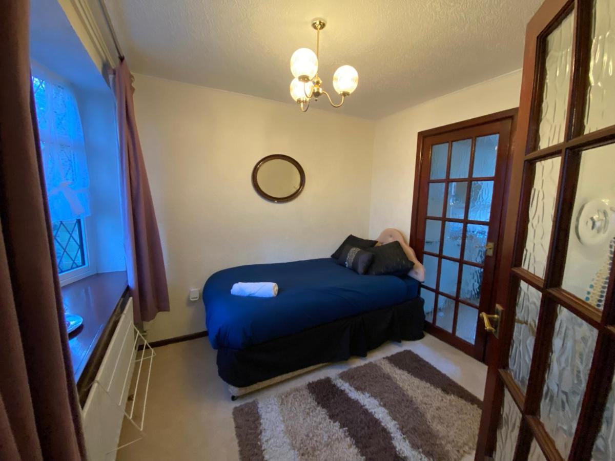 Serene 4Br In Harborne Close To Qe Hospital, Harborne Centre Birmingham Bagian luar foto