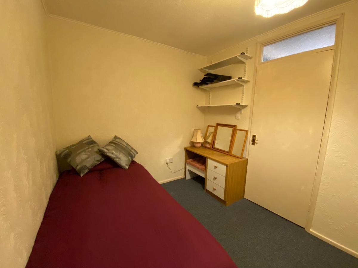 Serene 4Br In Harborne Close To Qe Hospital, Harborne Centre Birmingham Bagian luar foto