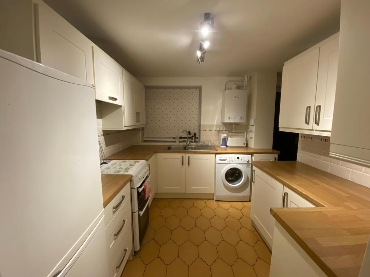 Serene 4Br In Harborne Close To Qe Hospital, Harborne Centre Birmingham Bagian luar foto