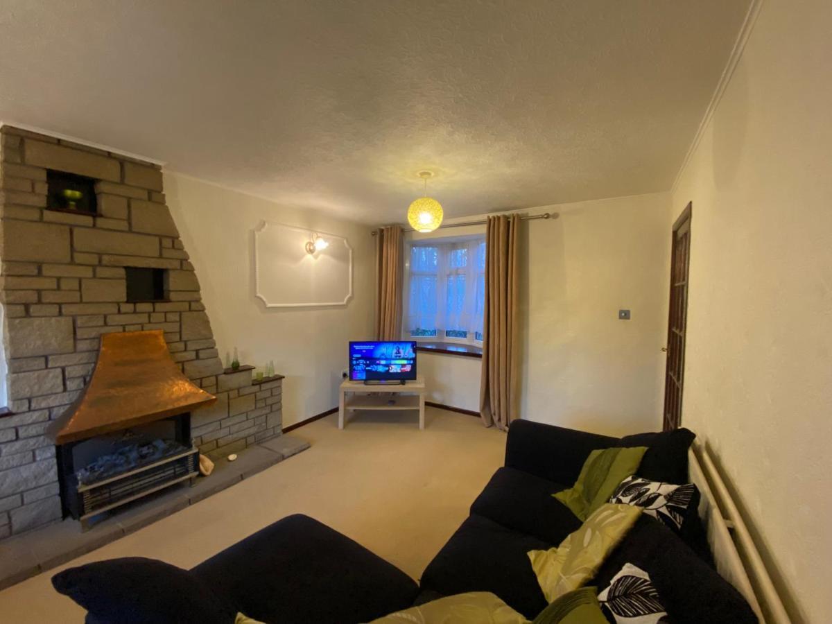 Serene 4Br In Harborne Close To Qe Hospital, Harborne Centre Birmingham Bagian luar foto